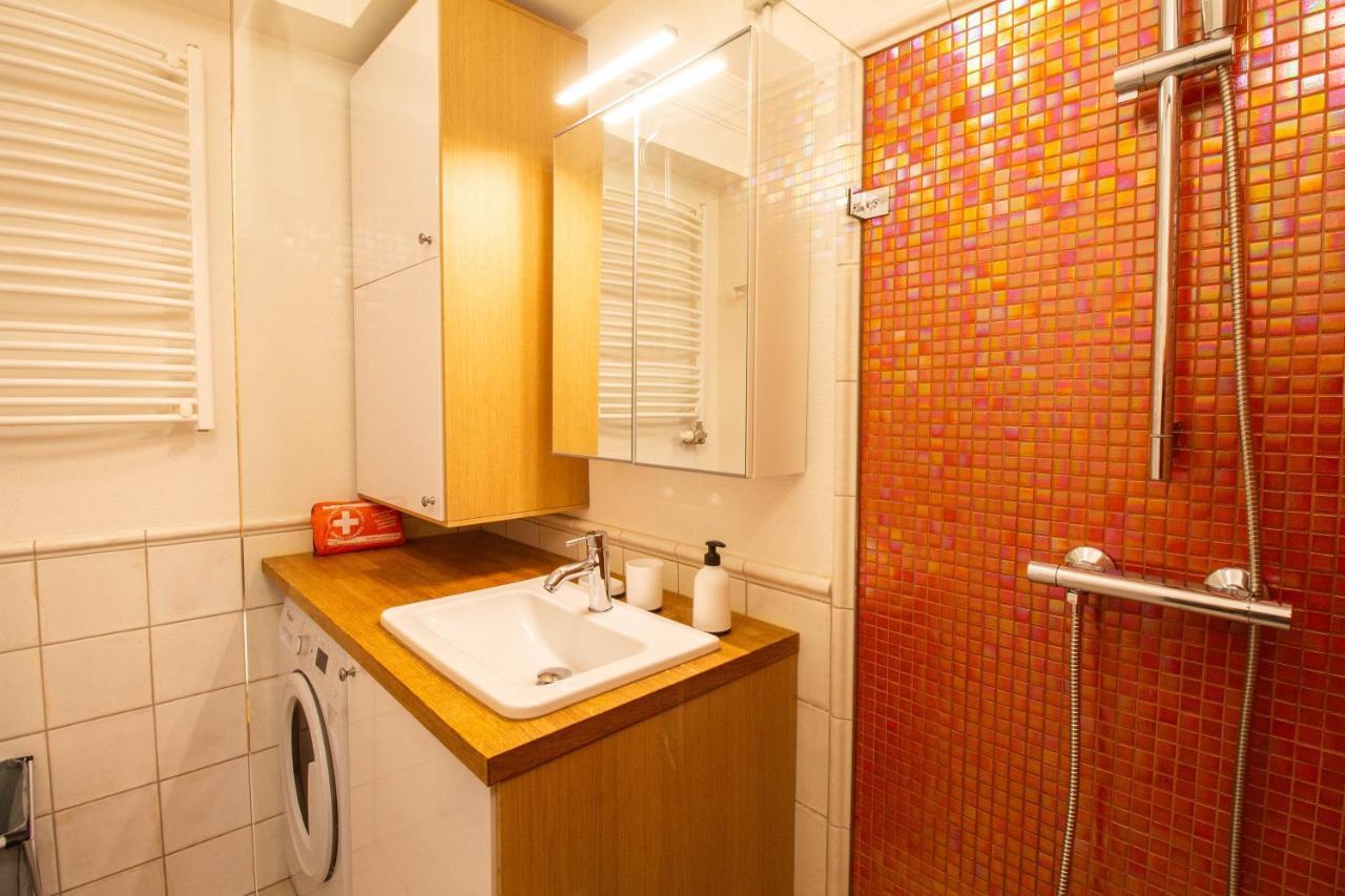 Hillside Lodge Budapest Bagian luar foto