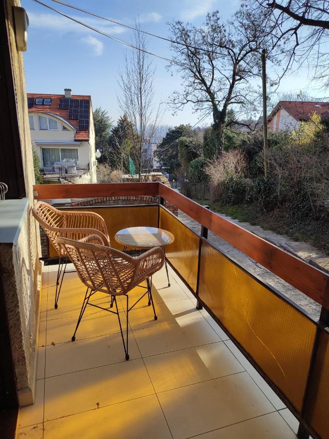Hillside Lodge Budapest Bagian luar foto