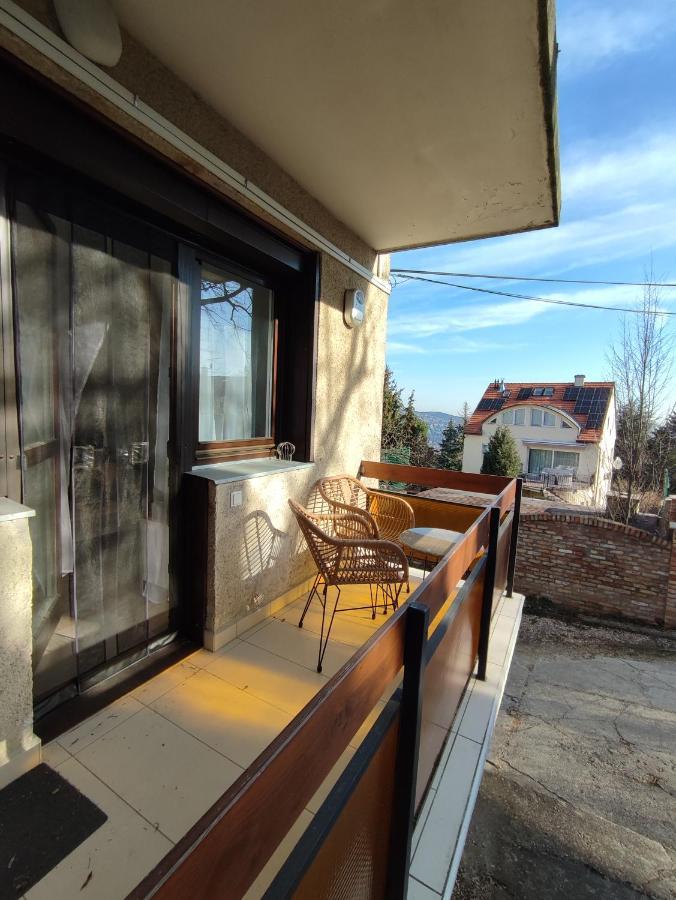 Hillside Lodge Budapest Bagian luar foto