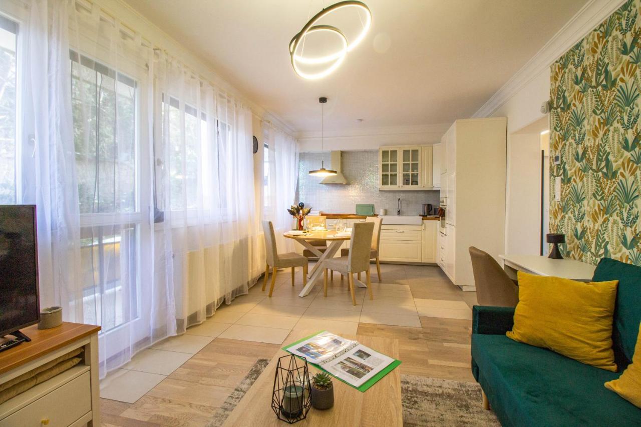 Hillside Lodge Budapest Bagian luar foto